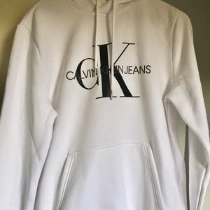 Calvin Klein sweater. M. Gender neutral
